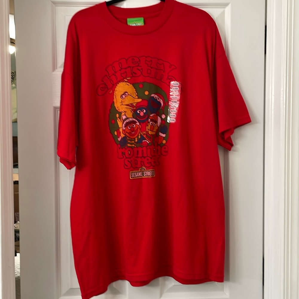 Sesame Street “Merry Christmas from the street”XXL. New with tags